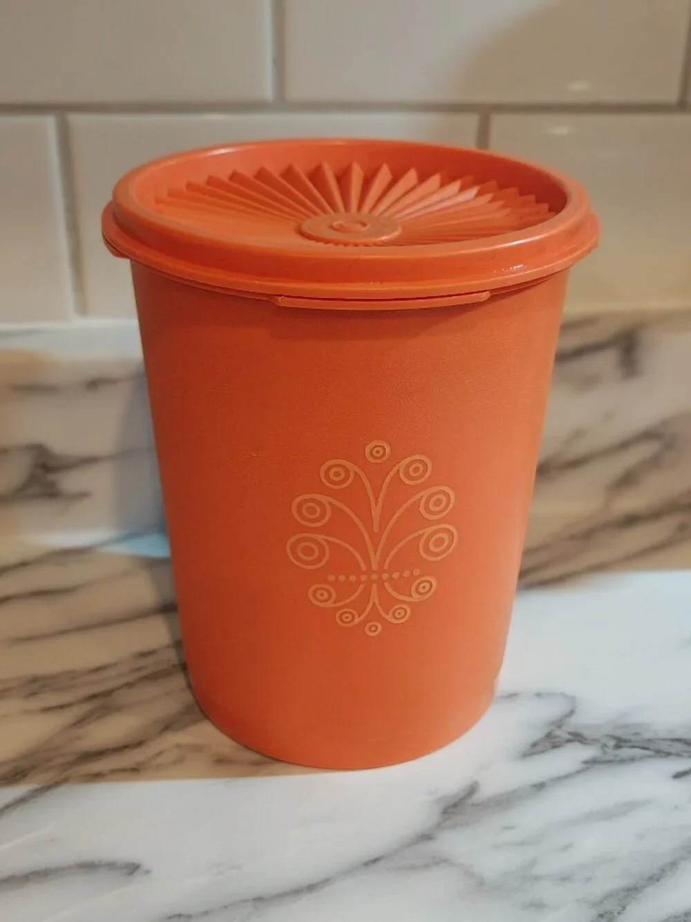 Vintage Tupperware Canister 811-4 with Lid – Orange Retro Kitchen Storage - Picture 1 of 9